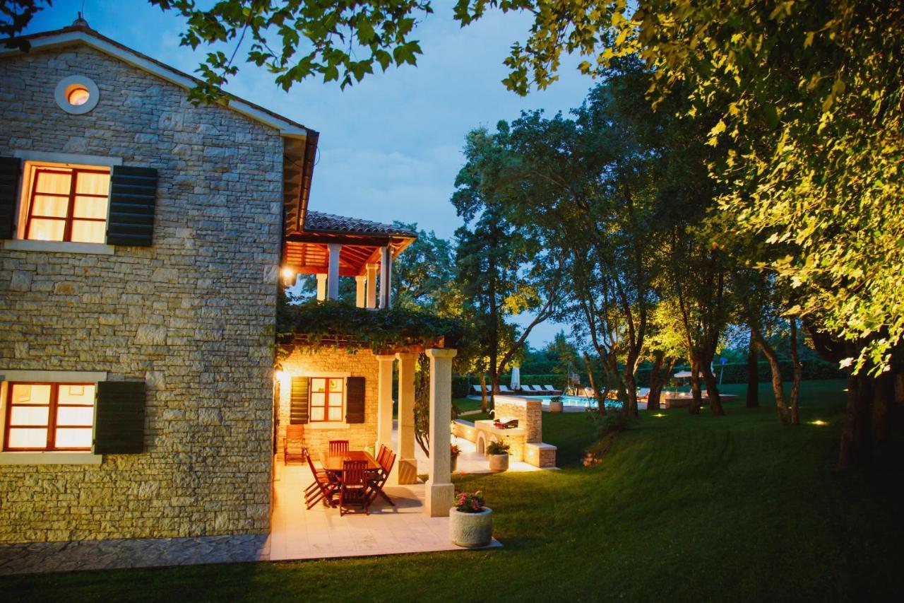Villa Kringa Tinjan Exterior foto