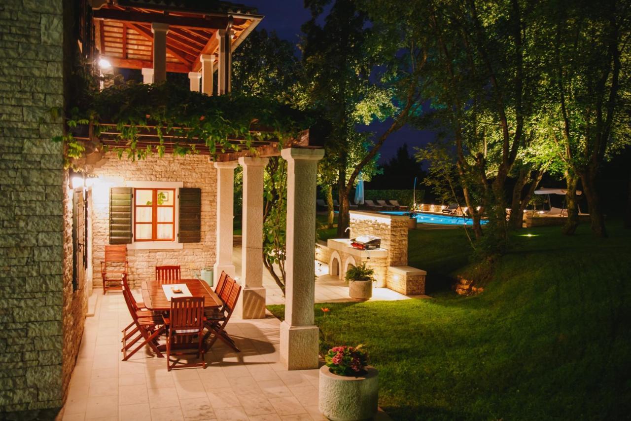 Villa Kringa Tinjan Exterior foto